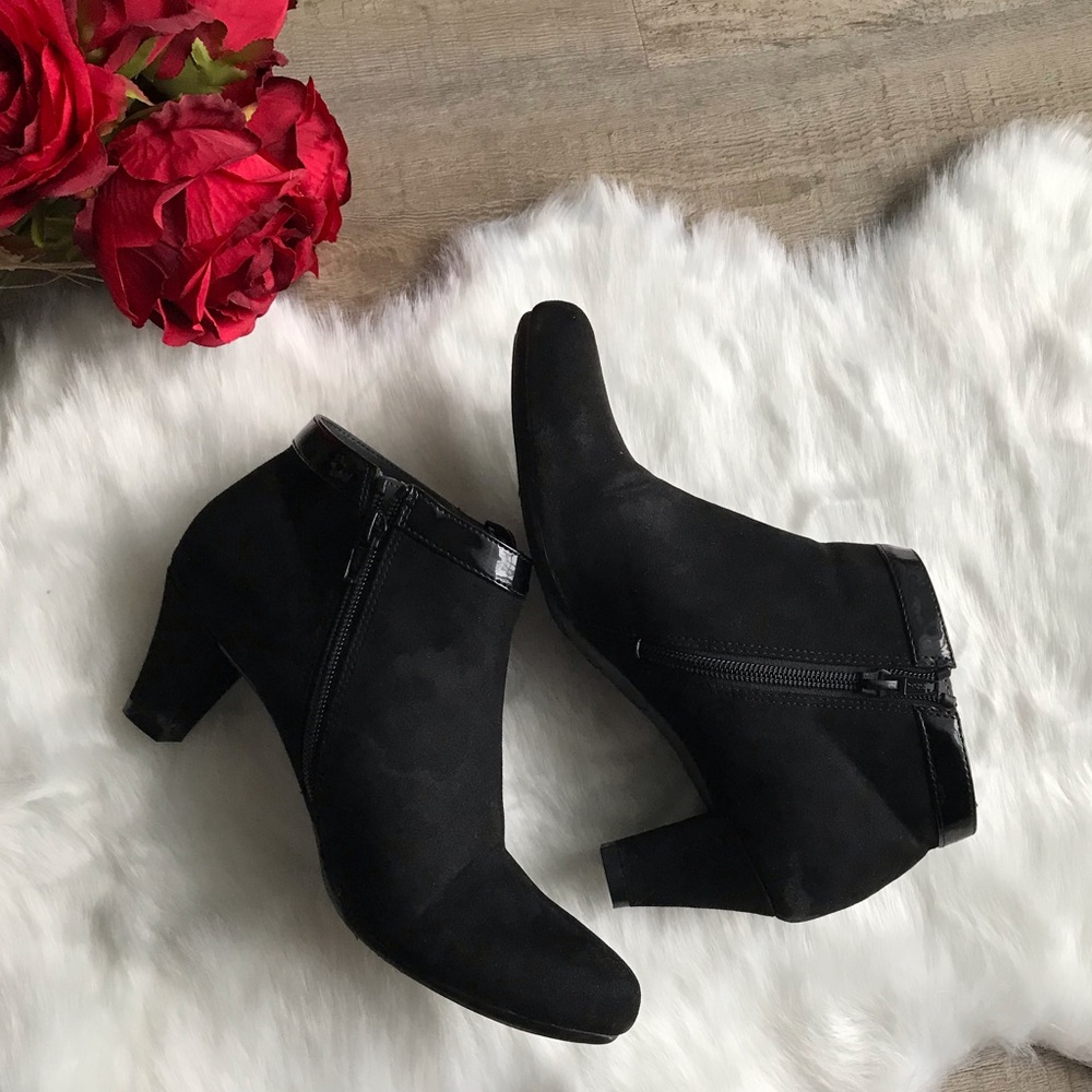 🎀Aerosoles Heel Rest Black Suede Shoes Size 8 Heel 1inch ~